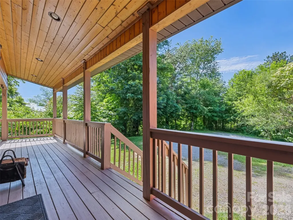 51 Stony Pond Lane Canton NC 28716