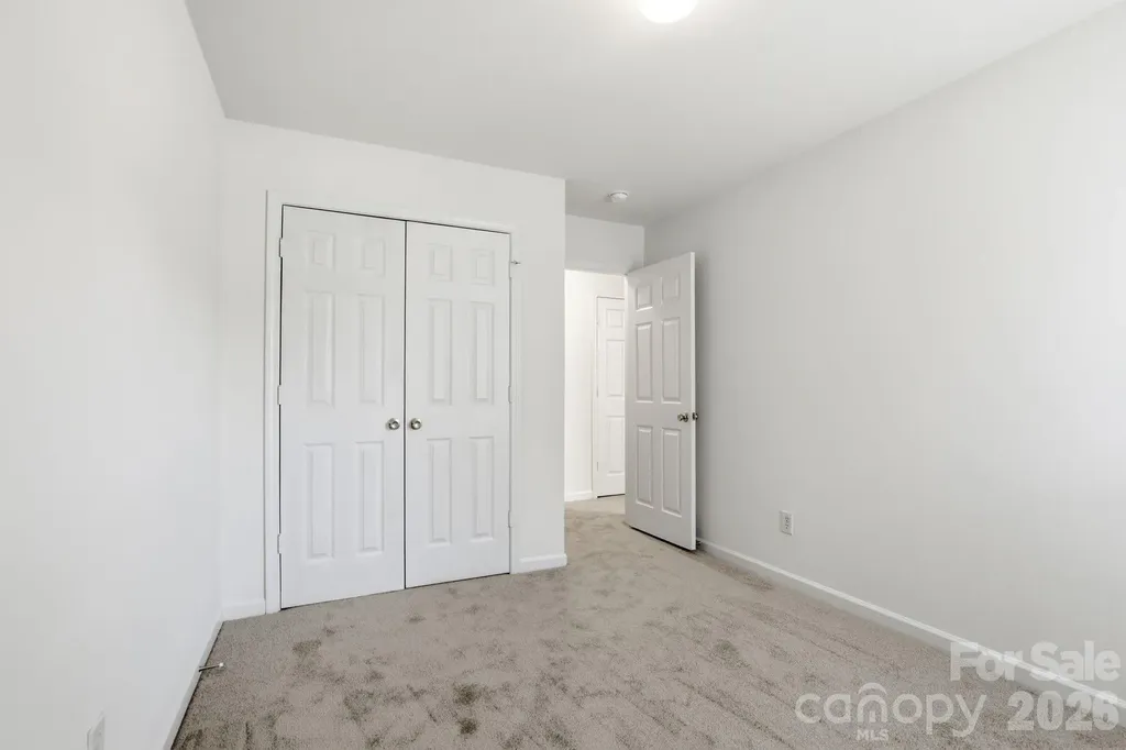 5623 Henderson Oaks Drive Charlotte NC 28269