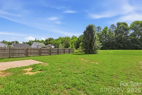 5623 Henderson Oaks Drive Charlotte NC 28269