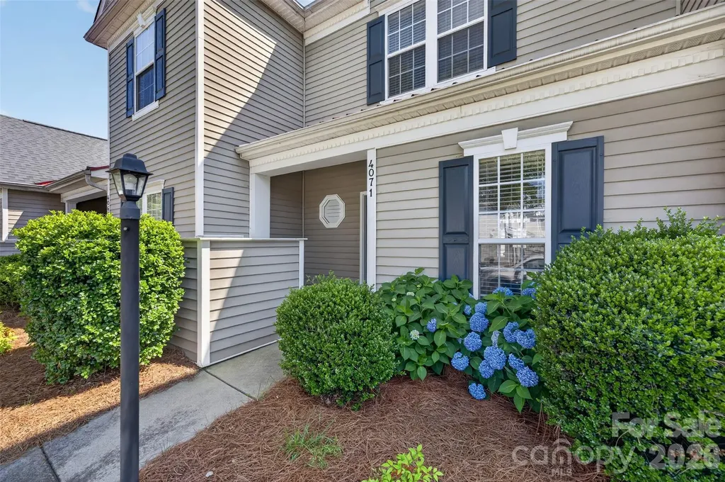 4071 Center Place Drive Harrisburg NC 28075