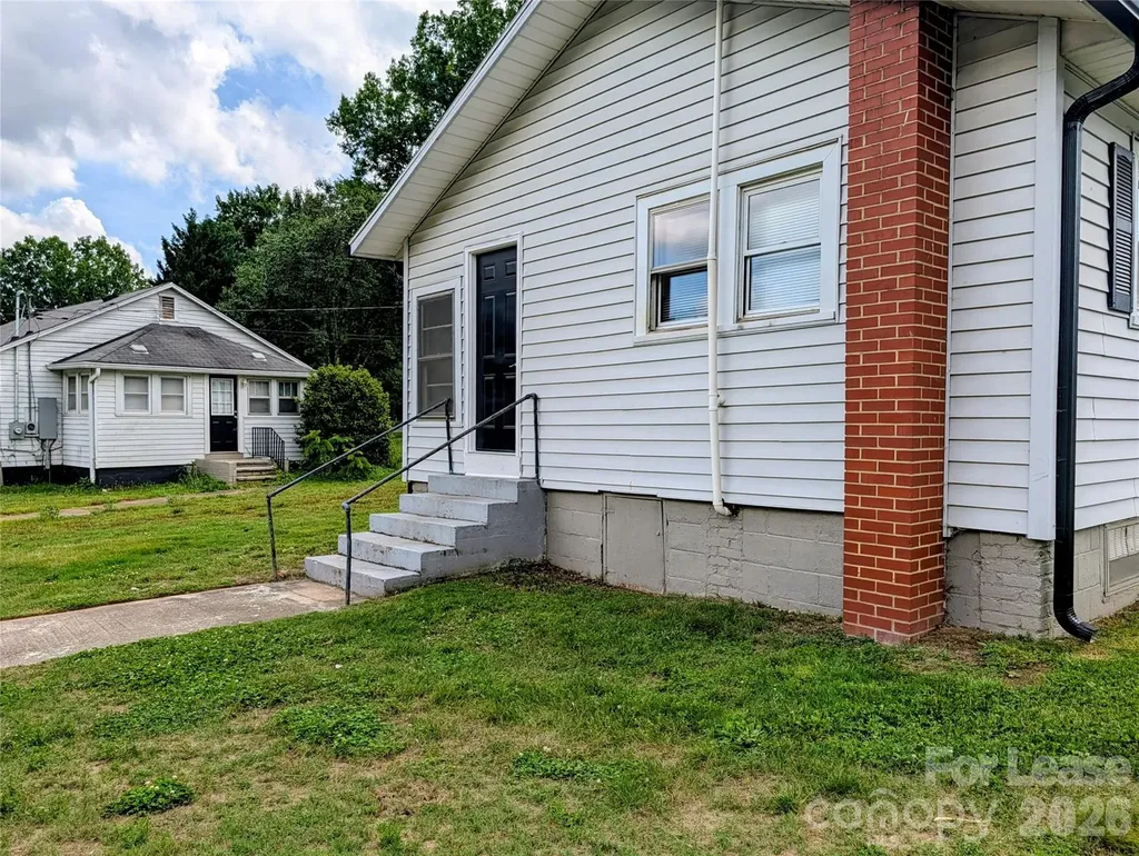 829 Bristol Drive Statesville NC 28677