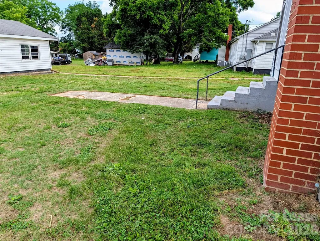 829 Bristol Drive Statesville NC 28677