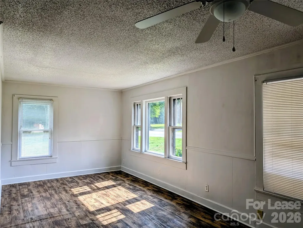 829 Bristol Drive Statesville NC 28677