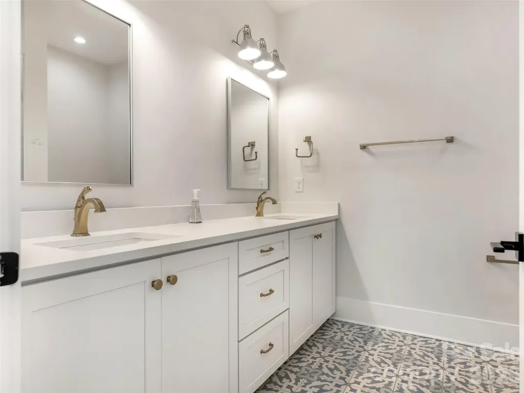 2115 Nolen Ridge Avenue Charlotte NC 28209