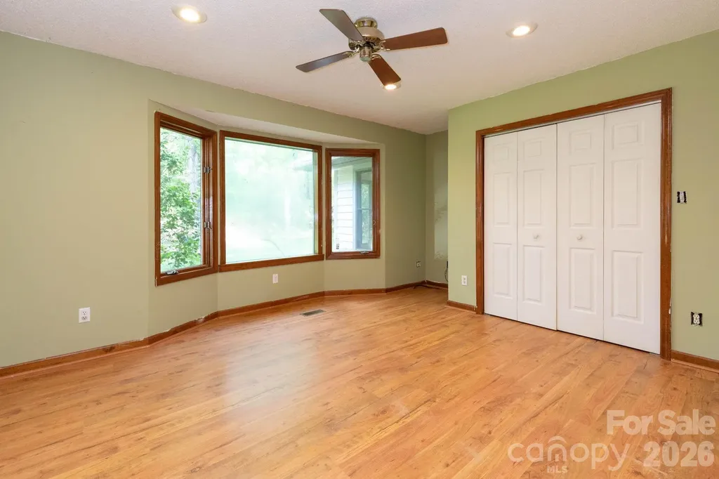 18 Bartlett Road Weaverville NC 28787