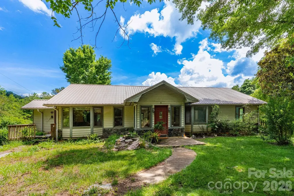 18 Bartlett Road Weaverville NC 28787