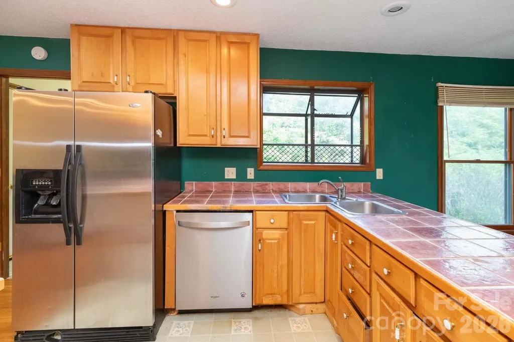 18 Bartlett Road Weaverville NC 28787