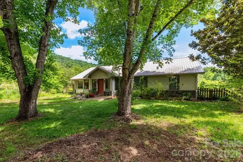 18 Bartlett Road Weaverville NC 28787