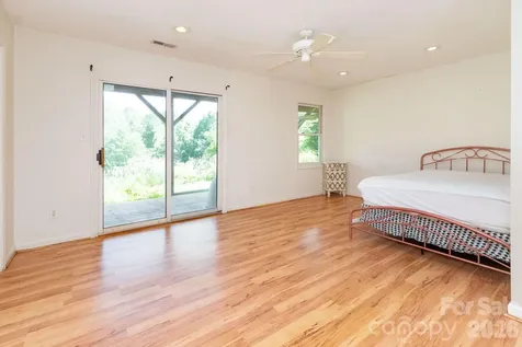 18 Bartlett Road Weaverville NC 28787