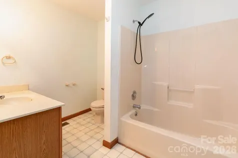 18 Bartlett Road Weaverville NC 28787