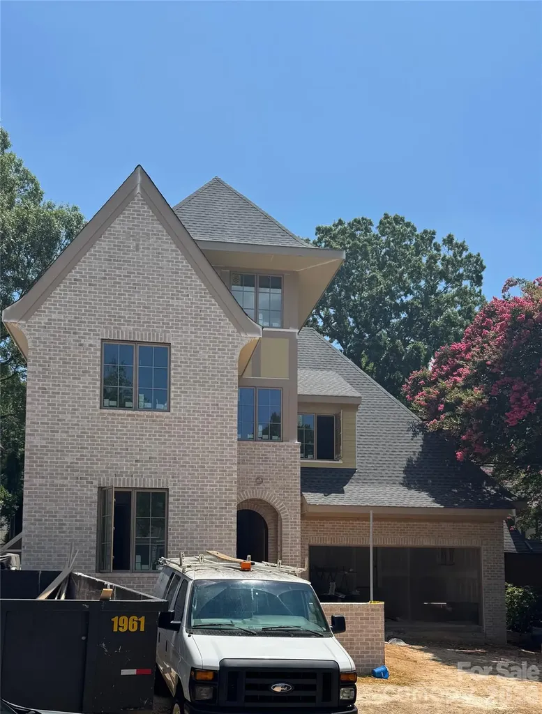 2221 Westminster Place Charlotte NC 28207