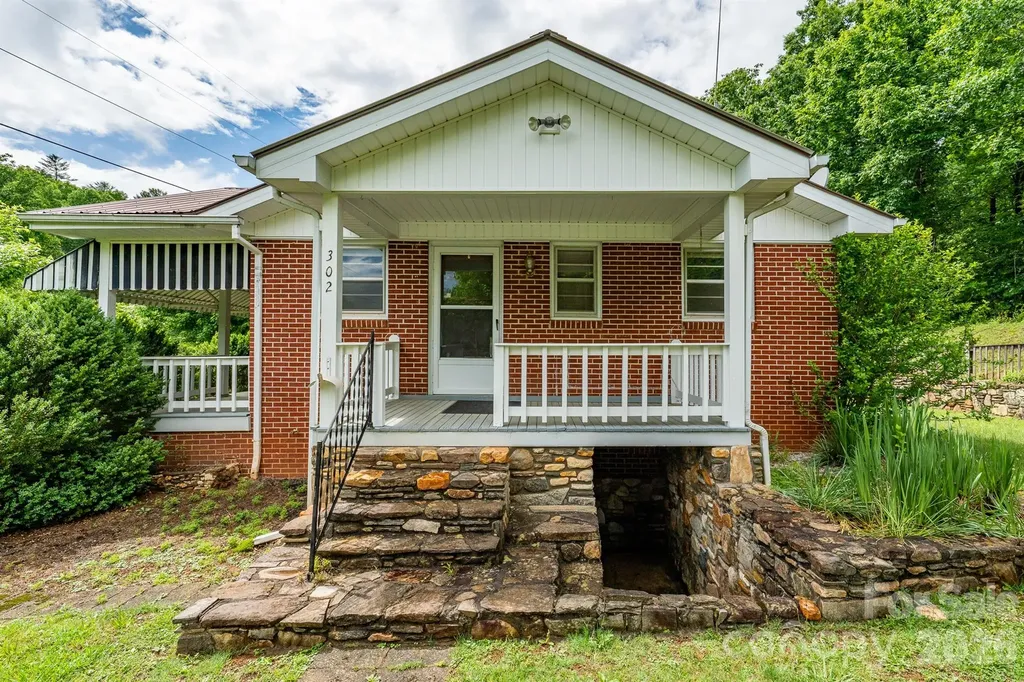 302 Sprinkle Branch Road Marshall NC 28753