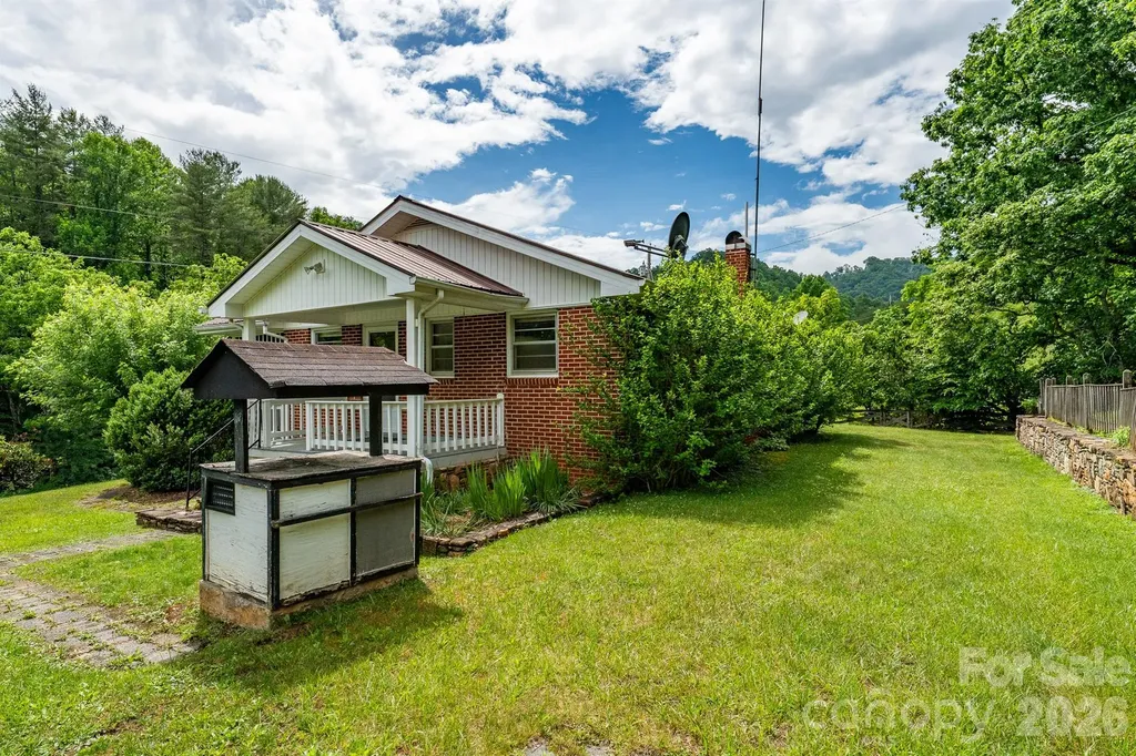 302 Sprinkle Branch Road Marshall NC 28753