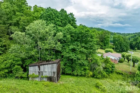 302 Sprinkle Branch Road Marshall NC 28753
