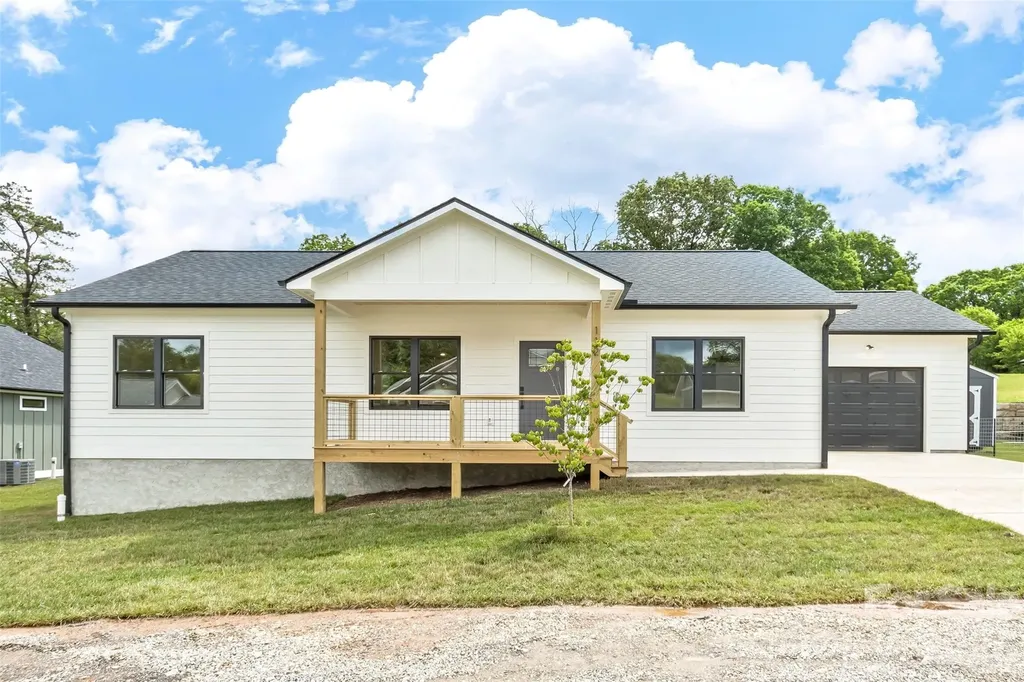 112 Peyton Elaine Road Clyde NC 28721