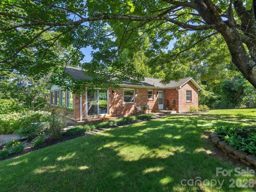 147 W Oakview Road Asheville NC 28806