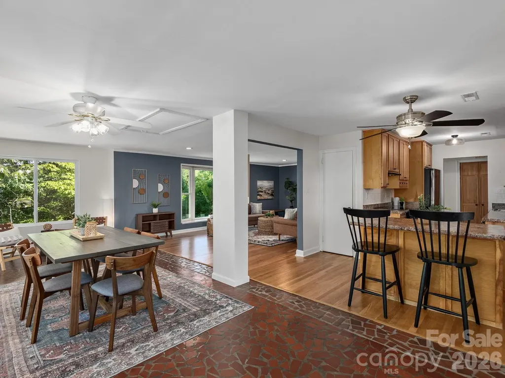 147 W Oakview Road Asheville NC 28806