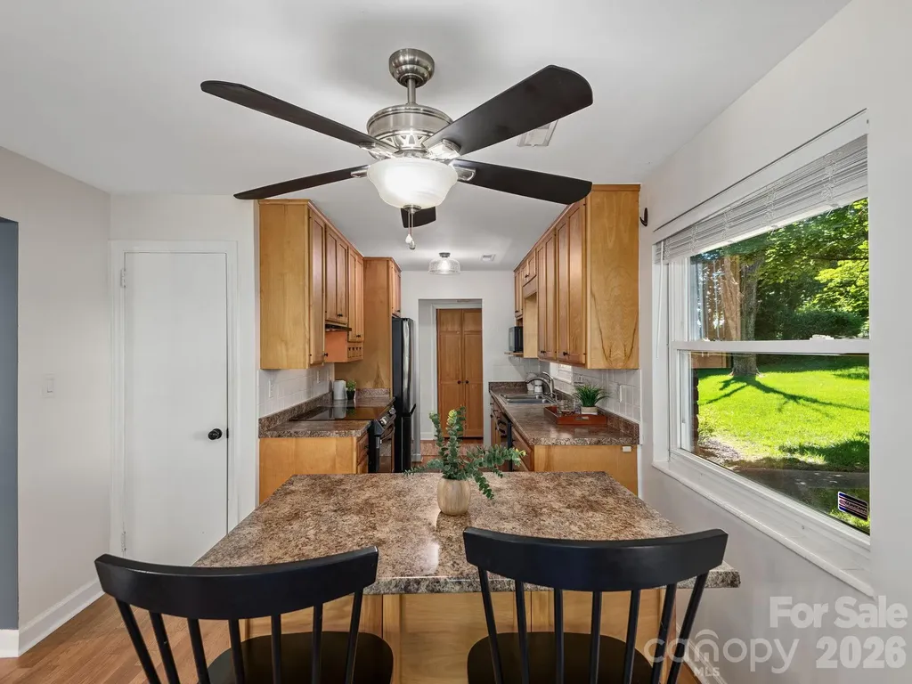 147 W Oakview Road Asheville NC 28806