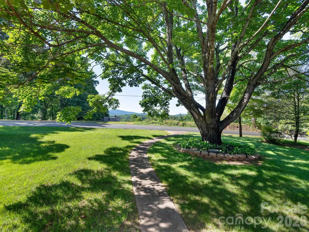 147 W Oakview Road Asheville NC 28806