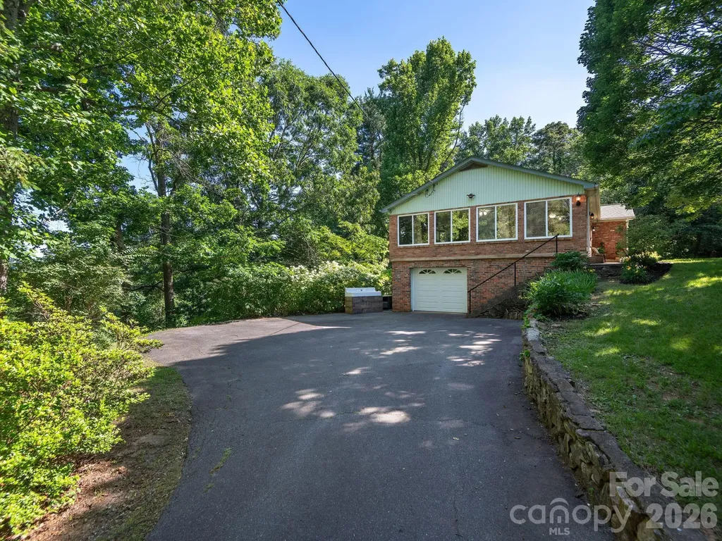 147 W Oakview Road Asheville NC 28806