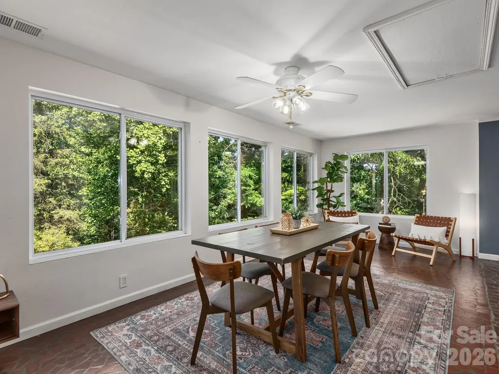 147 W Oakview Road Asheville NC 28806