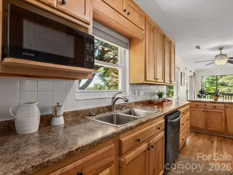 147 W Oakview Road Asheville NC 28806