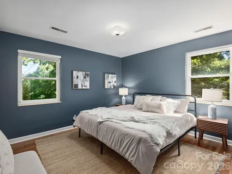 147 W Oakview Road Asheville NC 28806