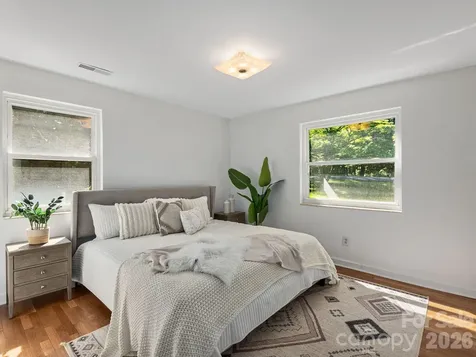 147 W Oakview Road Asheville NC 28806
