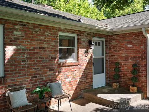147 W Oakview Road Asheville NC 28806