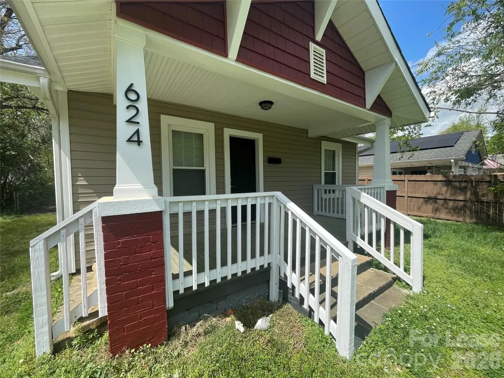 624 Pinoca Road Charlotte NC 28208