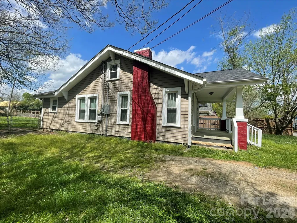 624 Pinoca Road Charlotte NC 28208