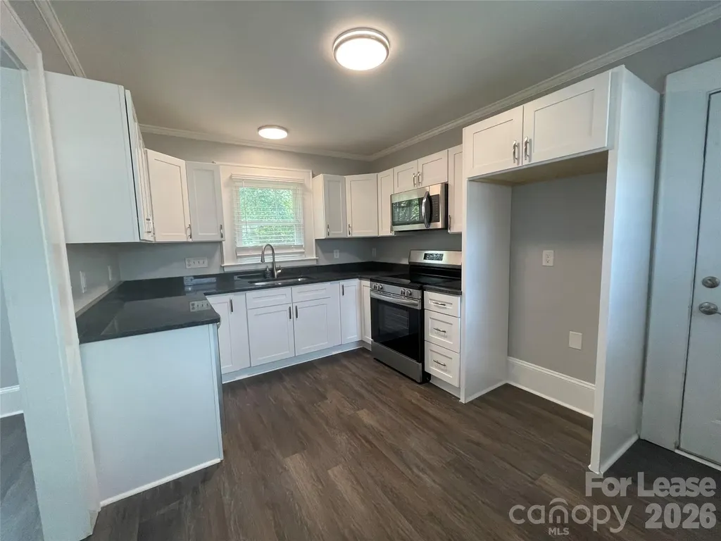 624 Pinoca Road Charlotte NC 28208