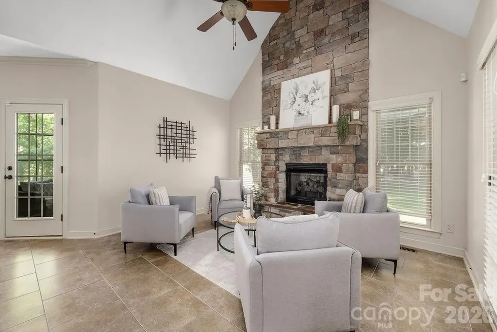 8325 Curico Lane Charlotte NC 28227