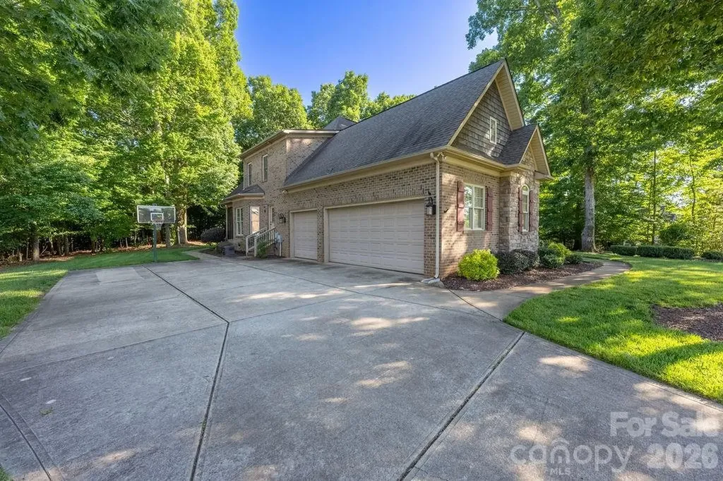 8325 Curico Lane Charlotte NC 28227