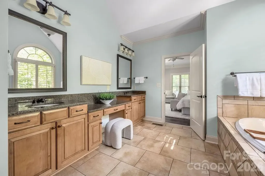 8325 Curico Lane Charlotte NC 28227