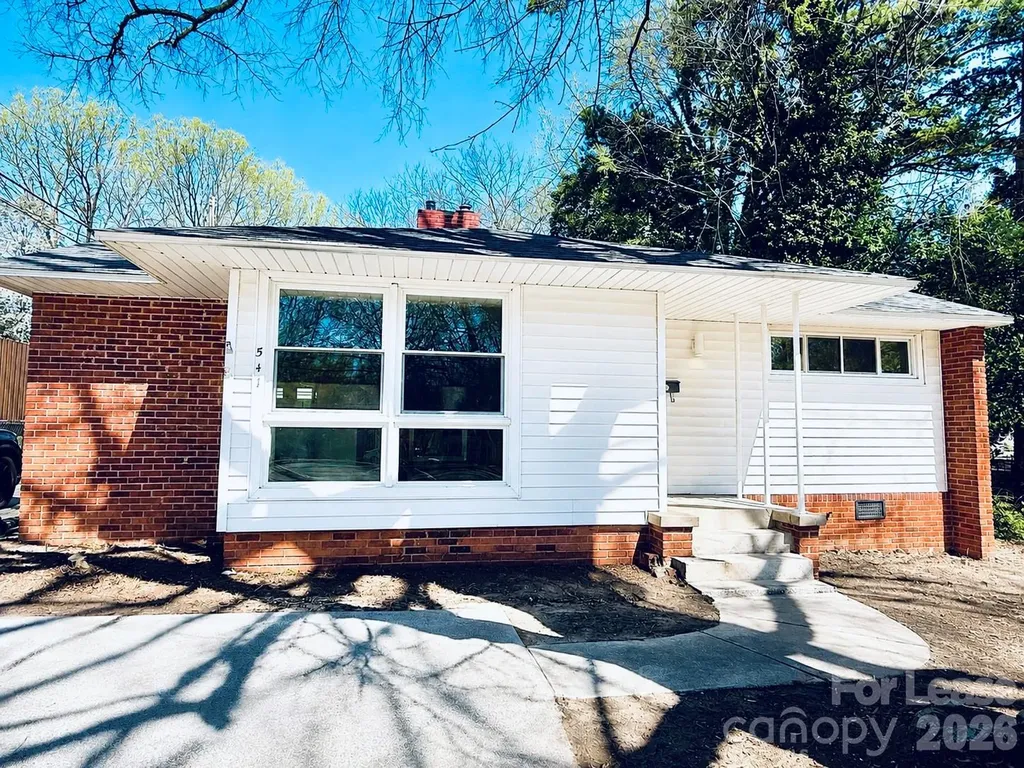 541 E Woodlawn Road Charlotte NC 28209