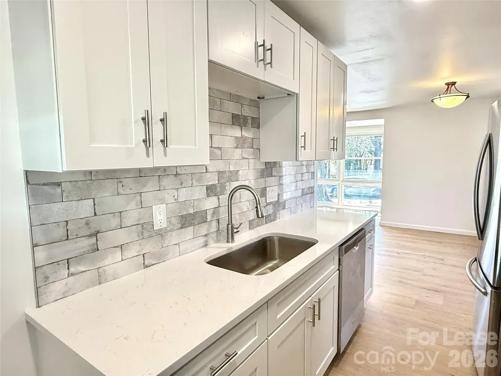 541 E Woodlawn Road Charlotte NC 28209