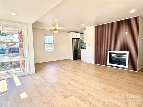 541 E Woodlawn Road Charlotte NC 28209