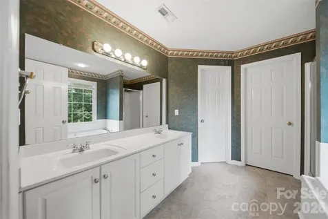 1737 9th Street Place SE Hickory NC 28602