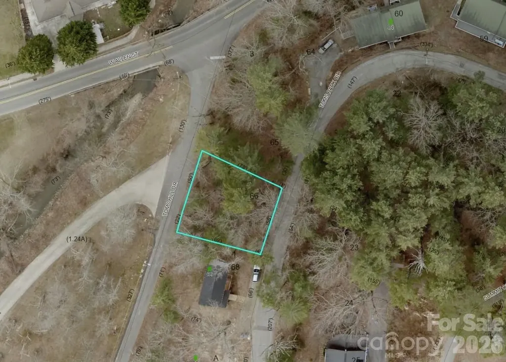 000 Toms Park Circle Hendersonville NC 28792