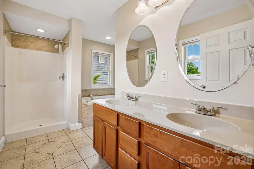 25 Houston Street Asheville NC 28801