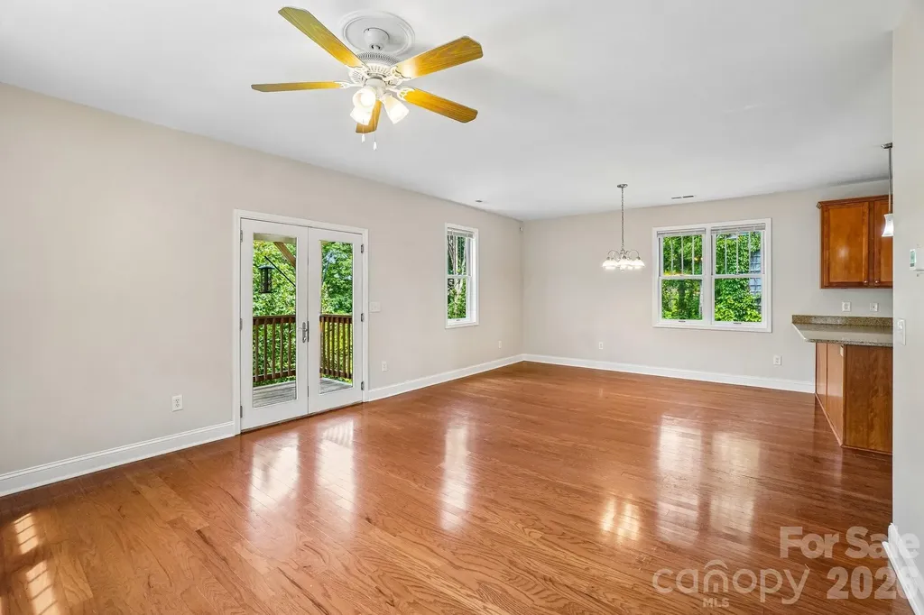 25 Houston Street Asheville NC 28801