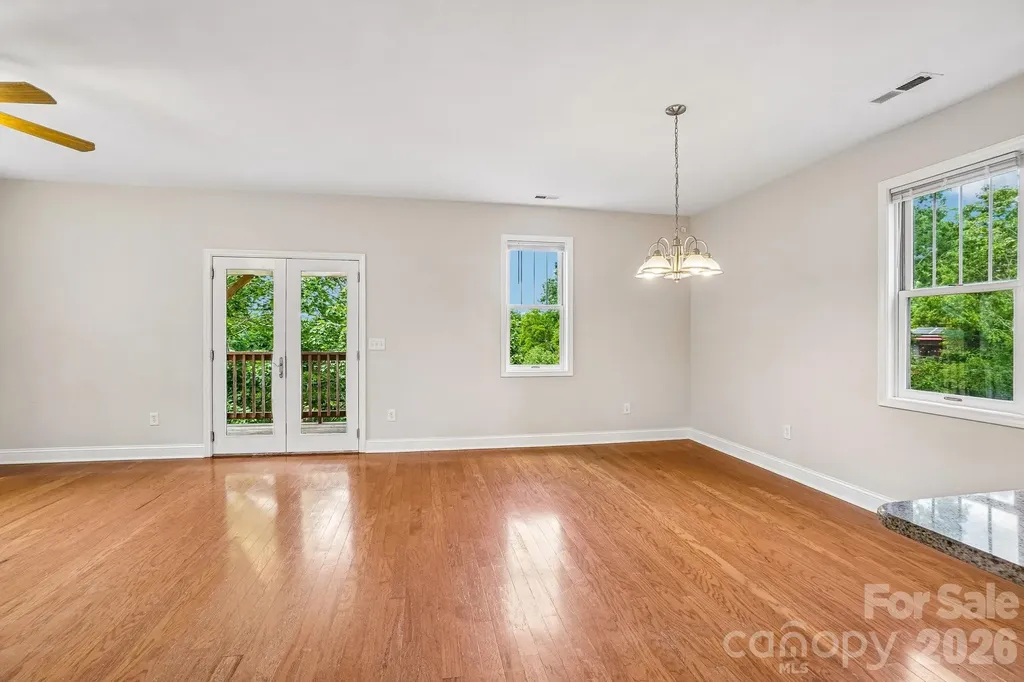 25 Houston Street Asheville NC 28801