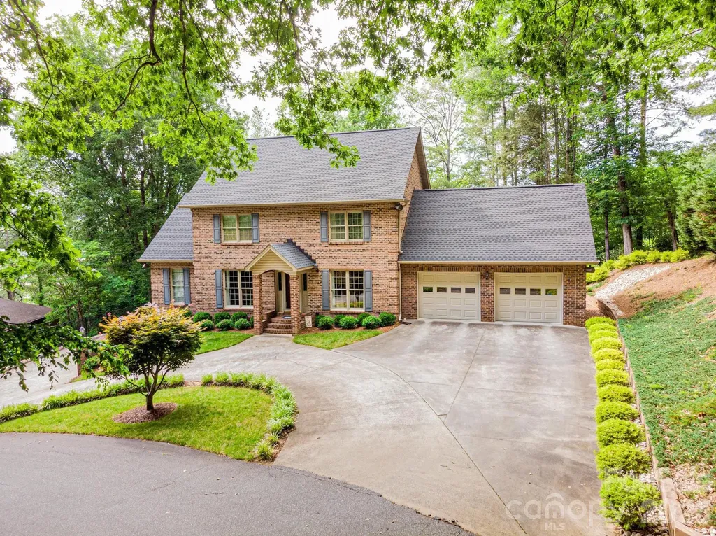 236 Robinwood Circle NE Lenoir NC 28645