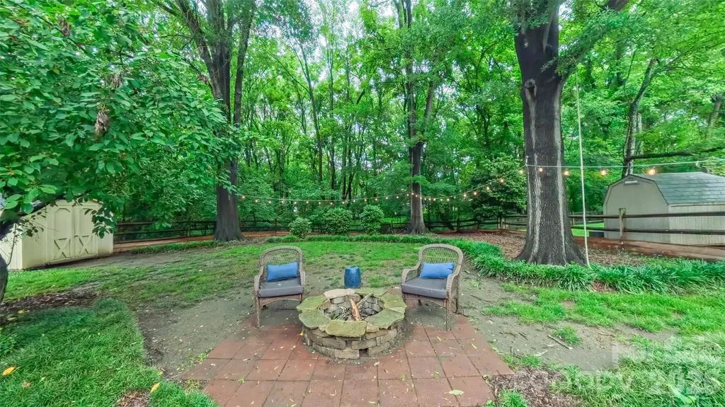 2425 Turnberry Lane Charlotte NC 28210