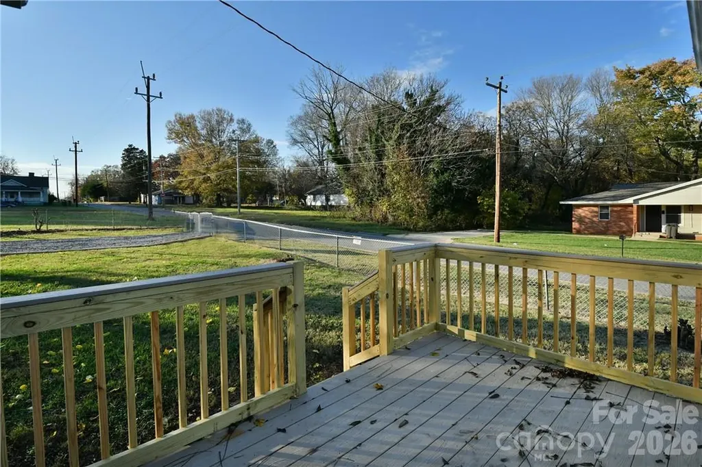 1204 4th Street Statesville NC 28677
