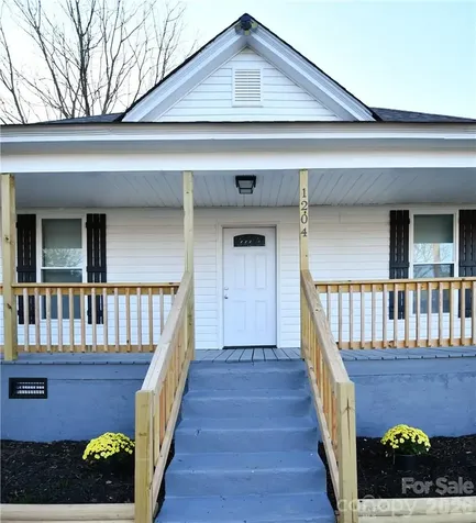 1204 4th Street Statesville NC 28677