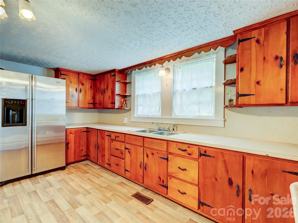 7049 Austin Little Mountain Road Elkin NC 28621