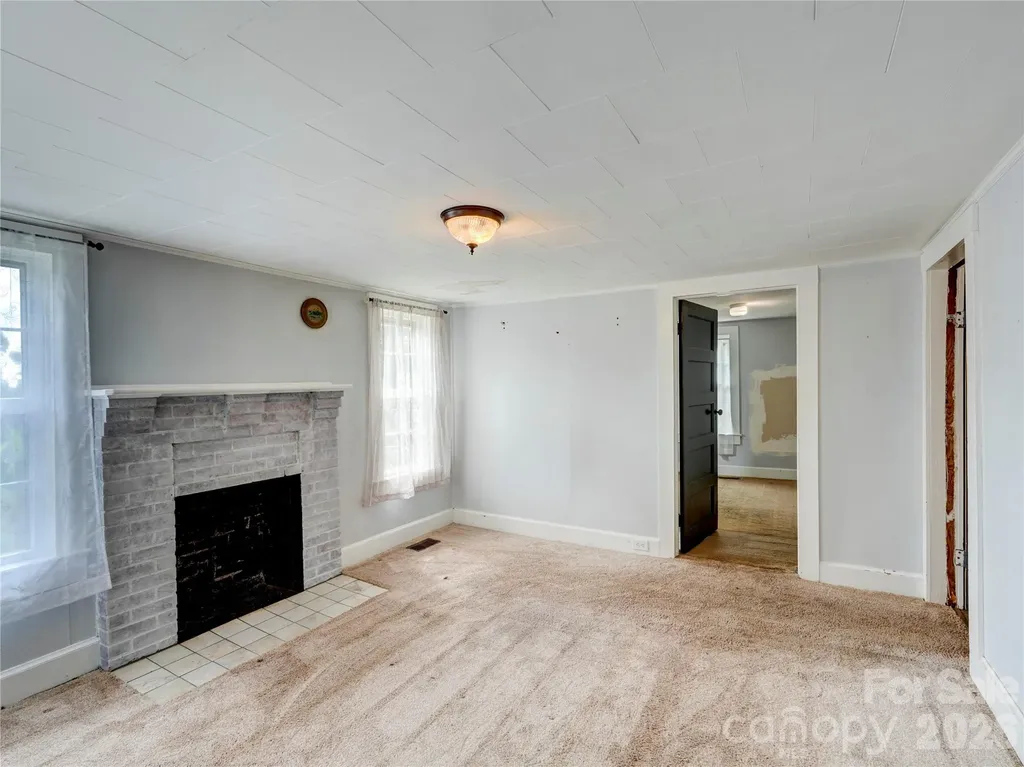 7049 Austin Little Mountain Road Elkin NC 28621