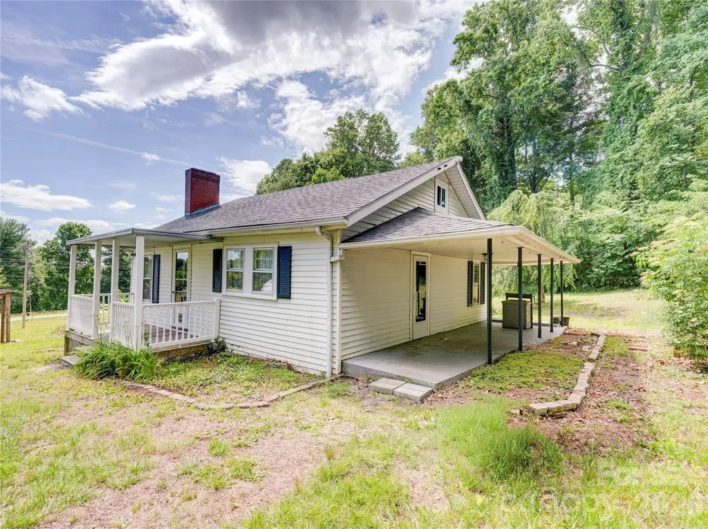 7049 Austin Little Mountain Road Elkin NC 28621